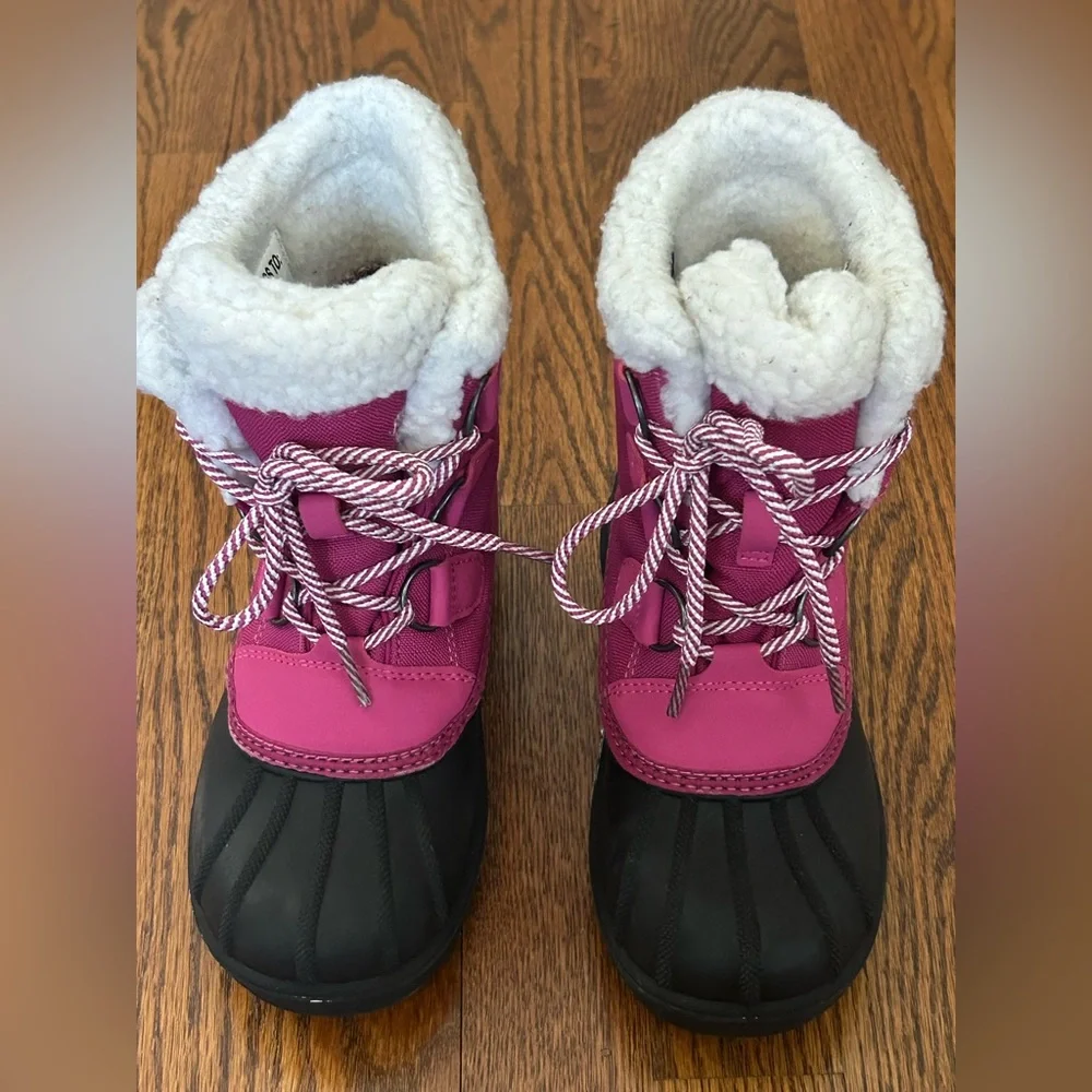 Cat & Jack Girls Pink Thermolite Faux Fur Snow Duck Boots Size 13